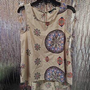 Caramela Geometric Print Beige Sleeveless Blouse